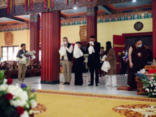 Pujas for His Eminence the 3rd Jamgon Ju Mipham Namgyal Gyatso Tshojung Gyepe Dorje, presided over by Thaye Dorje, His Holiness the 17th Gyalwa Karmapa. Photo: Tokpa Korlo.