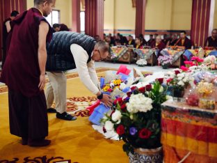 Pujas for His Eminence the 3rd Jamgon Ju Mipham Namgyal Gyatso Tshojung Gyepe Dorje, presided over by Thaye Dorje, His Holiness the 17th Gyalwa Karmapa. Photo: Tokpa Korlo.