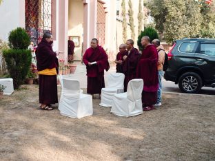 Pujas for His Eminence the 3rd Jamgon Ju Mipham Namgyal Gyatso Tshojung Gyepe Dorje, presided over by Thaye Dorje, His Holiness the 17th Gyalwa Karmapa. Photo: Tokpa Korlo.