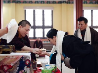 Pujas for His Eminence the 3rd Jamgon Ju Mipham Namgyal Gyatso Tshojung Gyepe Dorje, presided over by Thaye Dorje, His Holiness the 17th Gyalwa Karmapa. Photo: Tokpa Korlo.