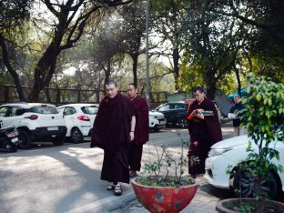 Pujas for His Eminence the 3rd Jamgon Ju Mipham Namgyal Gyatso Tshojung Gyepe Dorje, presided over by Thaye Dorje, His Holiness the 17th Gyalwa Karmapa. Photo: Tokpa Korlo.