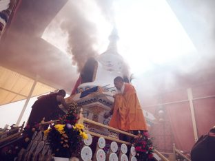 The cremation ceremony for His Eminence Mipham Namgyal Gyatso Tshojung Gyepe Dorje took place at the Karmapa International Buddhist Institute, Feb 2026. Photo: Tokpa Korlo.
