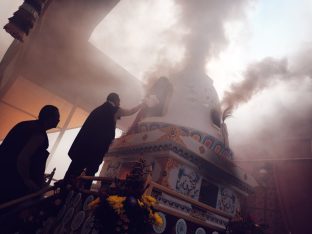 The cremation ceremony for His Eminence Mipham Namgyal Gyatso Tshojung Gyepe Dorje took place at the Karmapa International Buddhist Institute, Feb 2026. Photo: Tokpa Korlo.
