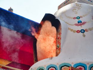 The cremation ceremony for His Eminence Mipham Namgyal Gyatso Tshojung Gyepe Dorje took place at the Karmapa International Buddhist Institute, Feb 2026. Photo: Tokpa Korlo.