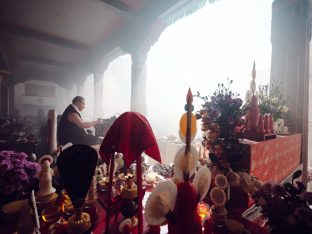 The cremation ceremony for His Eminence Mipham Namgyal Gyatso Tshojung Gyepe Dorje took place at the Karmapa International Buddhist Institute, Feb 2026. Photo: Tokpa Korlo.