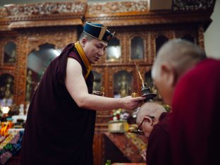 The cremation ceremony for His Eminence Mipham Namgyal Gyatso Tshojung Gyepe Dorje took place at the Karmapa International Buddhist Institute, Feb 2026. Photo: Tokpa Korlo.