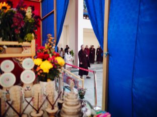 The cremation ceremony for His Eminence Mipham Namgyal Gyatso Tshojung Gyepe Dorje took place at the Karmapa International Buddhist Institute, Feb 2026. Photo: Tokpa Korlo.