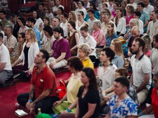 Thaye Dorje, His Holiness the 17th Gyalwa Karmapa, bestowed teachings and empowerments at the Karmapa Public Course at KIBI, March 2026. Photo: Tokpa Korlo.
