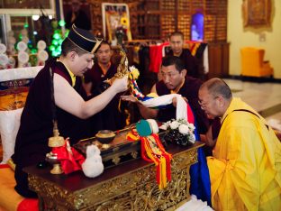 Thaye Dorje, His Holiness the 17th Gyalwa Karmapa, bestowed teachings and empowerments at the Karmapa Public Course at KIBI, March 2026. Photo: Tokpa Korlo.