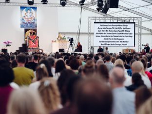 Thaye Dorje, His Holiness the 17th Gyalwa Karmapa, visits the Europe Centre to pay his respects to the late Lama Ole Nydahl.