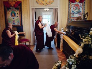 Thaye Dorje, His Holiness the 17th Gyalwa Karmapa, visits the Europe Centre to pay his respects to the late Lama Ole Nydahl.