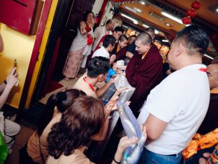 Thaye Dorje, His Holiness the 17th Gyalwa Karmapa, visits Karma Norbuling Buddhist Centre, Bukit Mertajam, Malaysia. Photo: Tokpa Korlo.