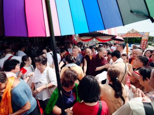 Thaye Dorje, His Holiness the 17th Gyalwa Karmapa, visits Karma Norbuling Buddhist Centre, Bukit Mertajam, Malaysia. Photo: Tokpa Korlo.