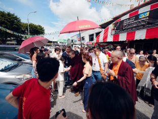 Thaye Dorje, His Holiness the 17th Gyalwa Karmapa, visits Karma Norbuling Buddhist Centre, Bukit Mertajam, Malaysia. Photo: Tokpa Korlo.