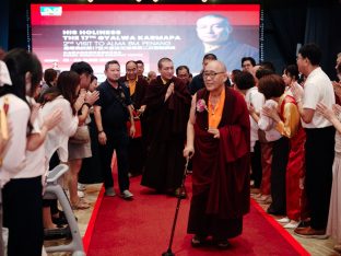 Thaye Dorje, His Holiness the 17th Gyalwa Karmapa, visits Karma Parchin Ling Buddhist Centre, Penang, Malaysia. Photo: Tokpa Korlo.