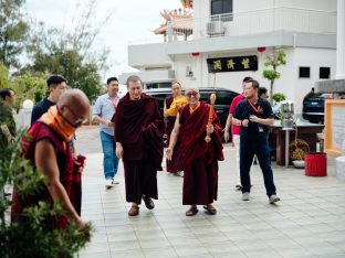 Thaye Dorje, His Holiness the 17th Gyalwa Karmapa, visits Karma Parchin Ling Buddhist Centre, Penang, Malaysia. Photo: Tokpa Korlo.
