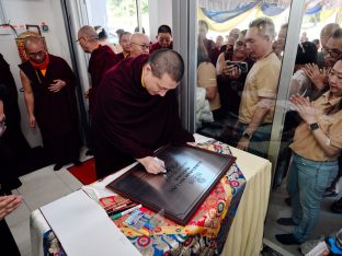 Thaye Dorje, His Holiness the 17th Gyalwa Karmapa, visits Karma Parchin Ling Buddhist Centre, Penang, Malaysia. Photo: Tokpa Korlo.