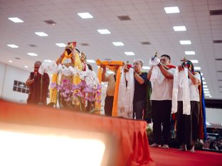 Thaye Dorje, His Holiness the 17th Gyalwa Karmapa, visits Karma Parchin Ling Buddhist Centre, Penang, Malaysia. Photo: Tokpa Korlo.