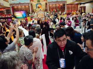Thaye Dorje, His Holiness the 17th Gyalwa Karmapa, visits KKDSKL as part of the centre’s 50th anniversary celebrations.