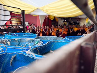 Thaye Dorje, His Holiness the 17th Gyalwa Karmapa, visits KKDSKL as part of the centre’s 50th anniversary celebrations.