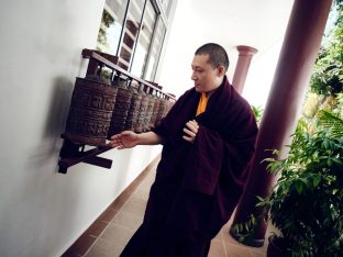 Thaye Dorje, His Holiness the 17th Gyalwa Karmapa, visits Sungai Petani, Malaysia. Photo: Tokpa Korlo.