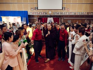 Thaye Dorje, His Holiness the 17th Gyalwa Karmapa, visits Sungai Petani, Malaysia. Photo: Tokpa Korlo.