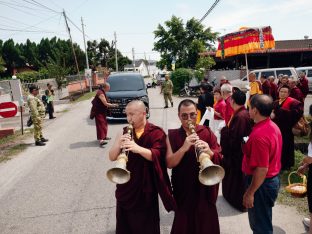 Thaye Dorje, His Holiness the 17th Gyalwa Karmapa, visits Sungai Petani, Malaysia. Photo: Tokpa Korlo.
