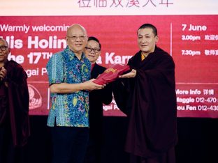 Thaye Dorje, His Holiness the 17th Gyalwa Karmapa, visits Sungai Petani, Malaysia. Photo: Tokpa Korlo.