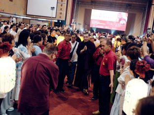 Thaye Dorje, His Holiness the 17th Gyalwa Karmapa, visits Sungai Petani, Malaysia. Photo: Tokpa Korlo.