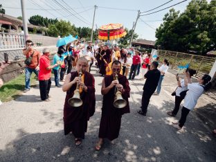 Thaye Dorje, His Holiness the 17th Gyalwa Karmapa, visits Sungai Petani, Malaysia. Photo: Tokpa Korlo.