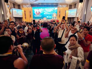 Thaye Dorje, His Holiness the 17th Gyalwa Karmapa, visits Kuching and Johor Bahru, Malaysia, June 2026. Photo: Tokpa Korlo.
