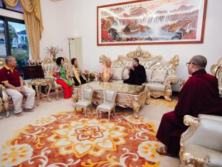 Thaye Dorje, His Holiness the 17th Gyalwa Karmapa, visits Kuching and Johor Bahru, Malaysia, June 2026. Photo: Tokpa Korlo.