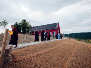 Thaye Dorje, His Holiness the 17th Gyalwa Karmapa, visits Karma Kunga Padkar Ling, Czech Republic, 2026. Photo: Tokpa Korlo.
