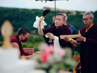 Thaye Dorje, His Holiness the 17th Gyalwa Karmapa, visits Karma Kunga Padkar Ling, Czech Republic, 2026. Photo: Tokpa Korlo.