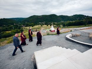Thaye Dorje, His Holiness the 17th Gyalwa Karmapa, visits Karma Kunga Padkar Ling, Czech Republic, 2026. Photo: Tokpa Korlo.