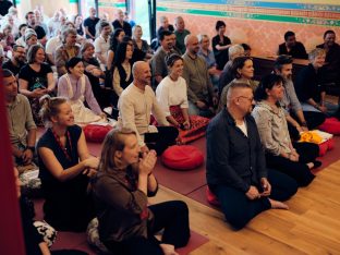Thaye Dorje, His Holiness the 17th Gyalwa Karmapa, visits Karma Kunga Padkar Ling, Czech Republic, 2026. Photo: Tokpa Korlo.