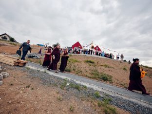 Thaye Dorje, His Holiness the 17th Gyalwa Karmapa, visits Karma Kunga Padkar Ling, Czech Republic, 2026. Photo: Tokpa Korlo.
