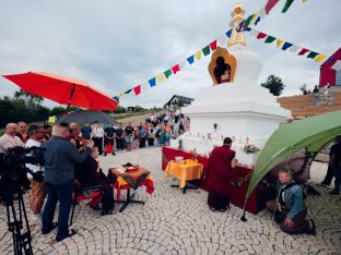 Thaye Dorje, His Holiness the 17th Gyalwa Karmapa, visits Karma Kunga Padkar Ling, Czech Republic, 2026. Photo: Tokpa Korlo.