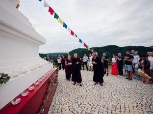 Thaye Dorje, His Holiness the 17th Gyalwa Karmapa, visits Karma Kunga Padkar Ling, Czech Republic, 2026. Photo: Tokpa Korlo.