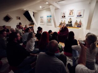 Thaye Dorje, His Holiness the 17th Gyalwa Karmapa, visited the Schwarzenberg Buddhist Centre, Germany. Photo: Tokpa Korlo.