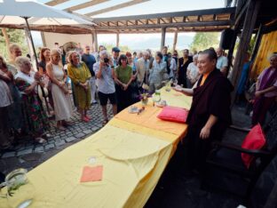 Thaye Dorje, His Holiness the 17th Gyalwa Karmapa, visited the Schwarzenberg Buddhist Centre, Germany. Photo: Tokpa Korlo.