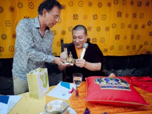 Thaye Dorje, His Holiness the 17th Gyalwa Karmapa, visited the Schwarzenberg Buddhist Centre, Germany. Photo: Tokpa Korlo.