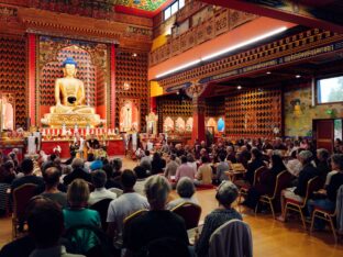 Thaye Dorje, His Holiness the 17th Gyalwa Karmapa, visits the Dhagpo Kundrol Ling monastery in France. Photo: Tokpa Korlo.