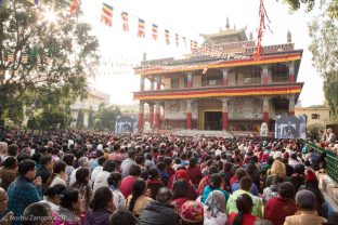 Thousands of participants receive an empowerment from Karmapa at the Kagyu Monlam in Bodh Gaya