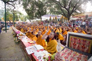 Tashi auspicious prayers at the Kagyu Monlam