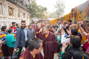 Thaye Dorje, His Holiness the 17th Gyalwa Karmapa, received by devotees at the Kagyu Monlam in Bodh Gay