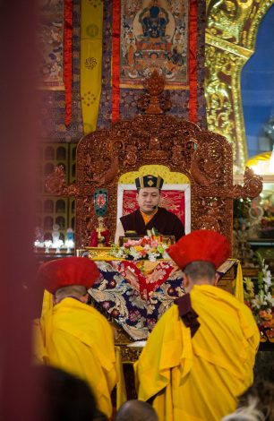 Thaye Dorje, His Holiness the 17th Gyalwa Karmapa, gives a Chenresig empowerment at the KIBI Public Course