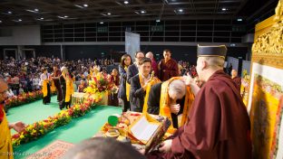 Students receive blessings from Thaye Dorje, His Holiness the 17th Gyalwa Karmapa, at the Chenresig empowerment in Hong Kong