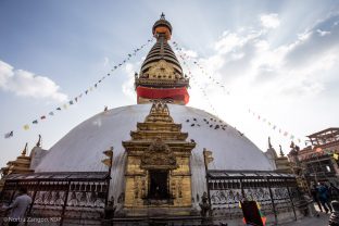 Karmapa visited Swayambhu, (Tibetan for ‘Sublime Trees’), an ancient piece of Buddhist architecture on top of a tree-lined hill in the Kathmandu Valley.