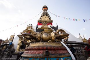 Karmapa visited Swayambhu, (Tibetan for ‘Sublime Trees’), an ancient piece of Buddhist architecture on top of a tree-lined hill in the Kathmandu Valley.